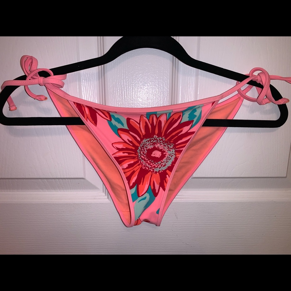 🌸🌸Flower bikini bottoms